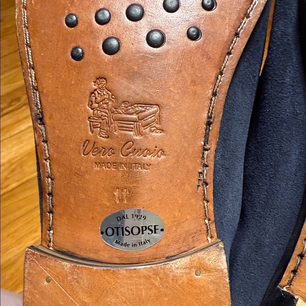 Hand Made Vero Cuoio Men's Dark Blue Leather Loafers Size 11
MADE IN ITALY 🇮🇹 - Picture 5 of 7